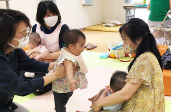 「フロール新川崎」にて、居住者向けイベント「赤ちゃんとの暮らしを楽しむ　おはなし会」が開催されました。の画像
