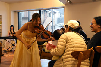 心も体もハッピーに！音楽とケーキで祝うフロール元住吉 5周年感謝コンサートの画像