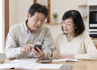 老後は何にお金を使う？必要資金と使い方を解説！団地もおすすめの画像