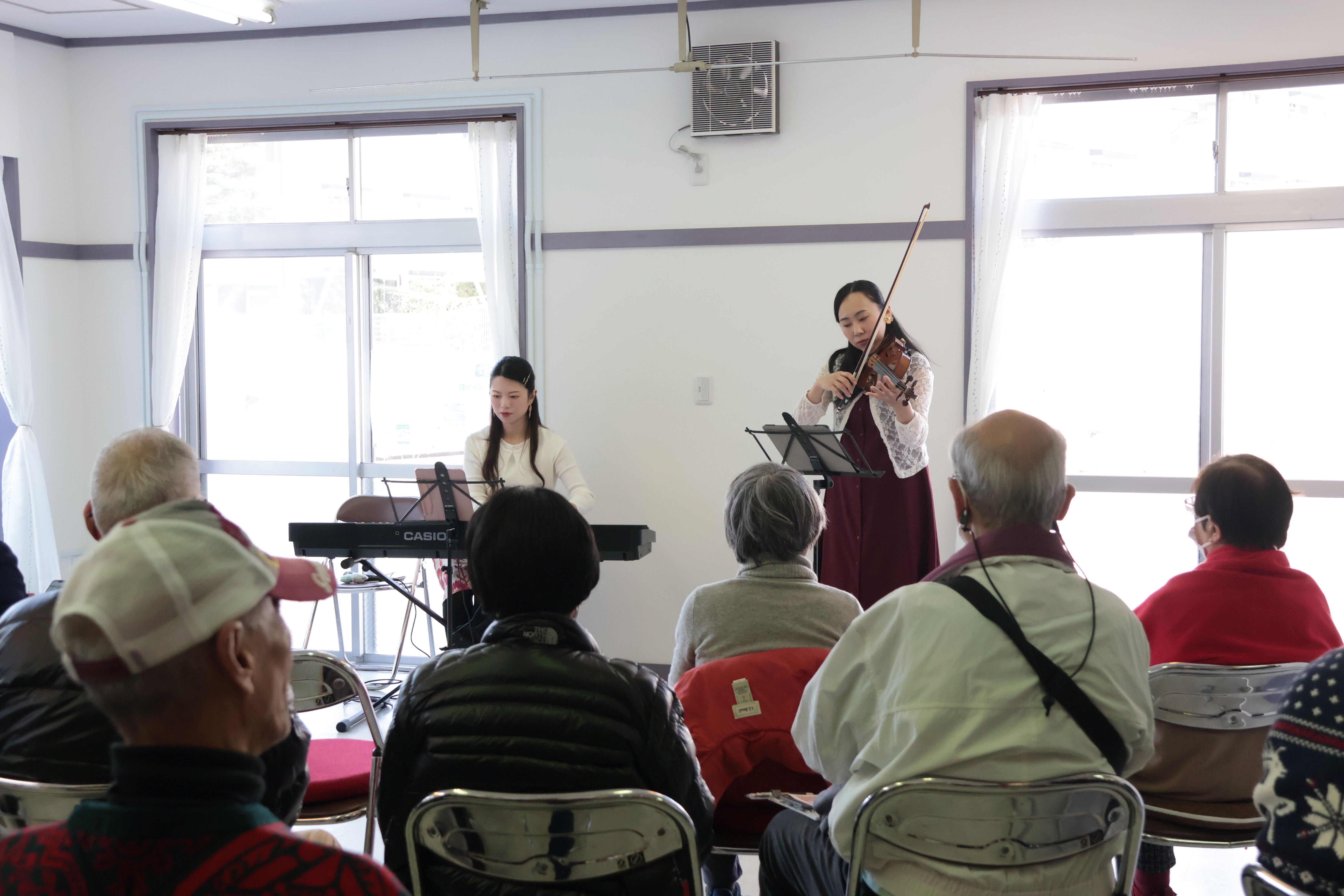 緑ヶ丘集会所団地コンサート (2).JPG