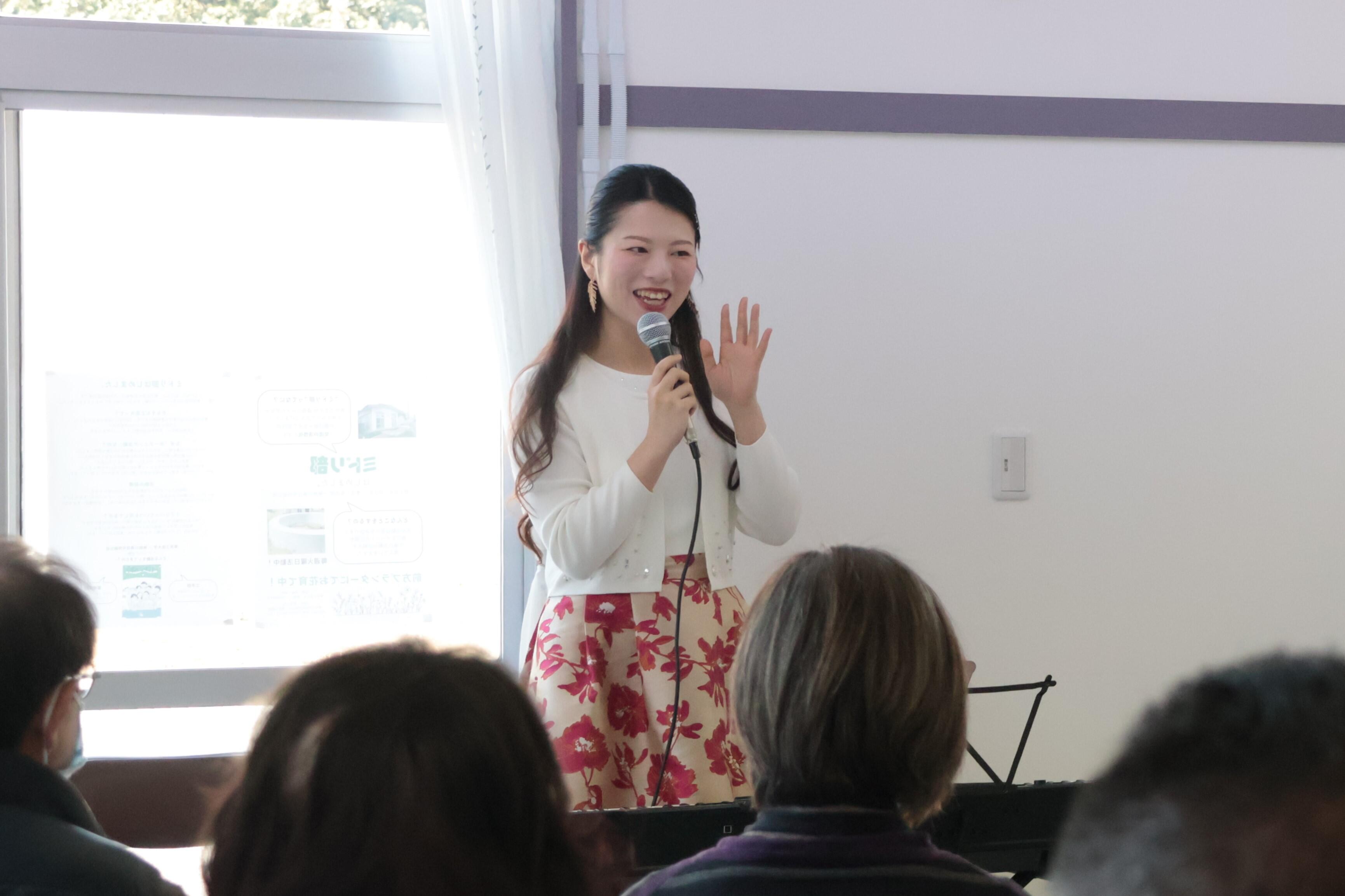 緑ヶ丘集会所団地コンサート (1).JPG