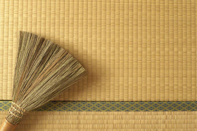 Japanese-style-room-cleaning.jpg