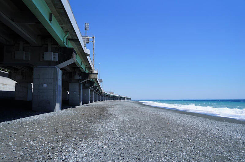 Kozu-Beach.jpg
