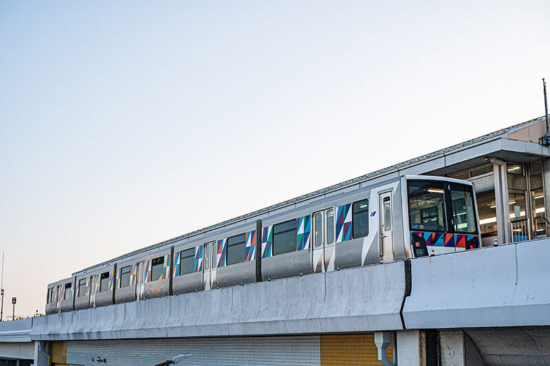 Yokohama-Kanazawa-Seaside-Line.jpg