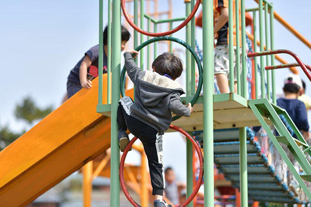 child-playing-in-the-park.jpg