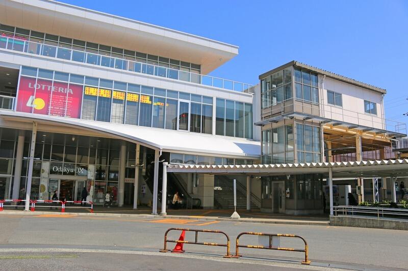 japanese_station_building_exterior.jpg