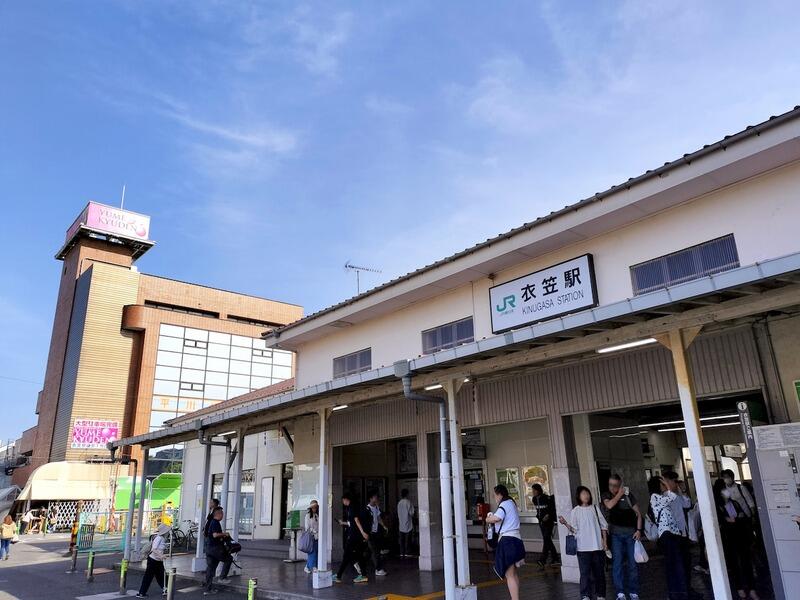 jr_kinugasa_station_exterior.jpg